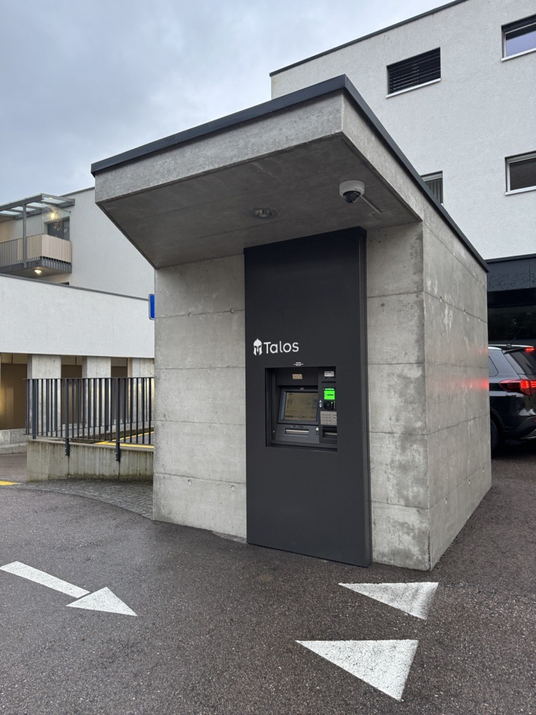 Talos Sash noir en extérieur fermé