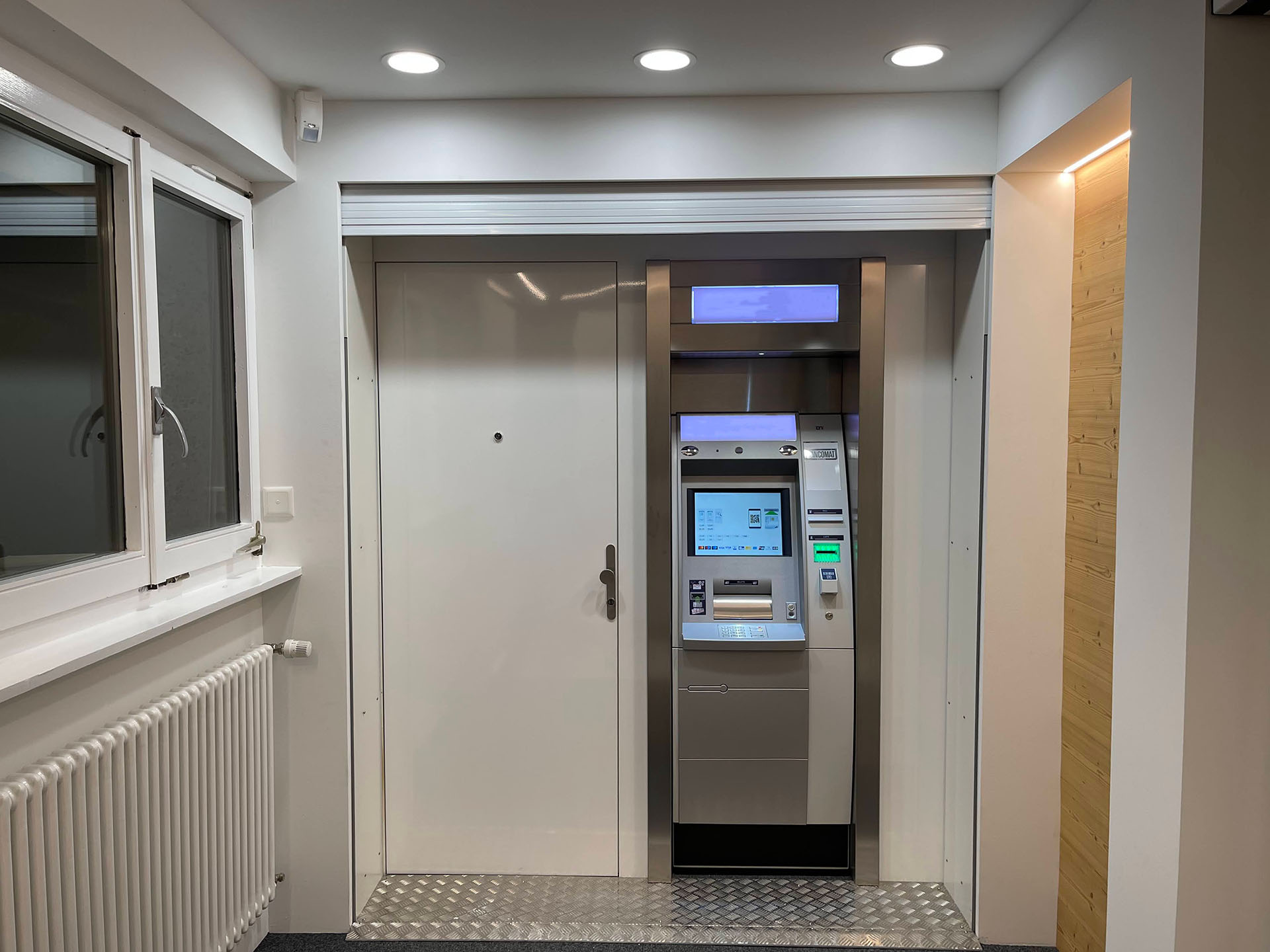 Talos en intérieur pratiquement ouvert en train de se fermer