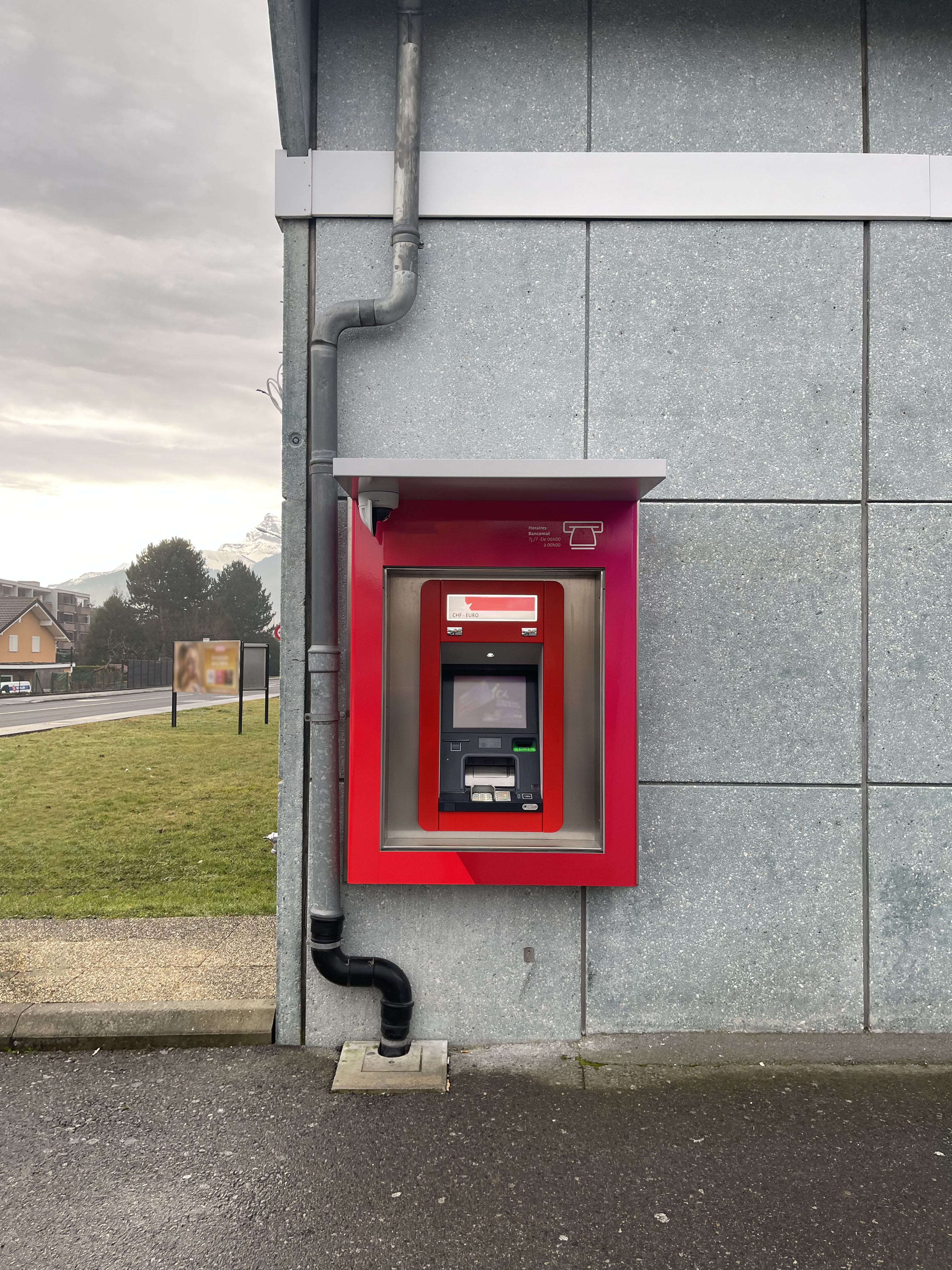 Talos avec un cover aux couleurs de la marque de l'établissement bancaire avec un petit toit.